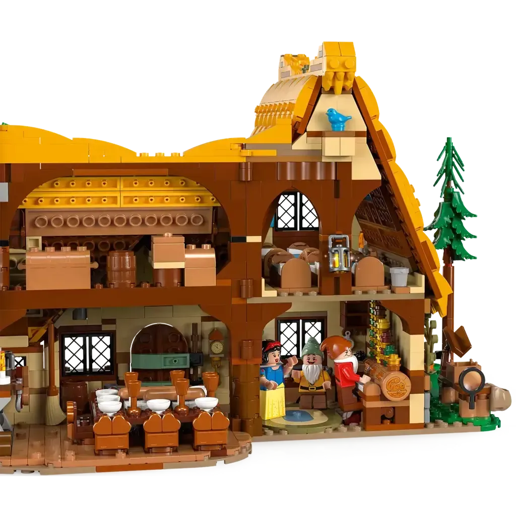 Snow White and the Seven Dwarfs Cottage - Image 4